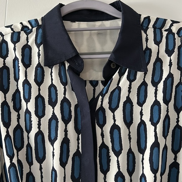 Trina Turk 100% Silk Blouse - Picture 2 of 10